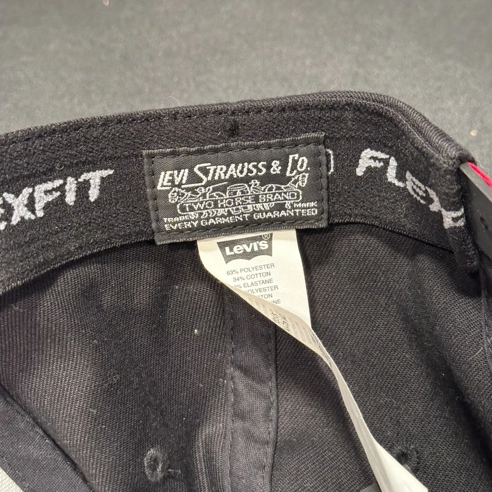 Vintage Levis Hat Cap Black Red Logo Spellout Snap Back Y2K‎ Flex Fit Casual